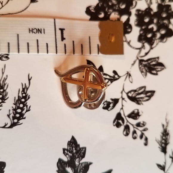 Heart with cross pin jo30 - Picture 6 of 6